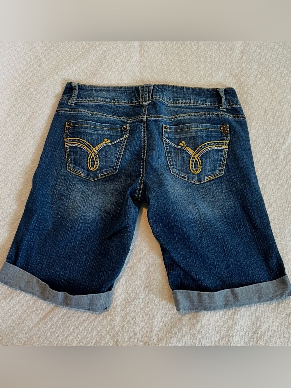 Rewind Dark Blue Denim Women’s Bermuda Shorts Embroidered Size 11 Rise 8” EUC